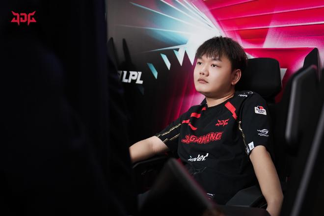 他在外线也 他在外线也