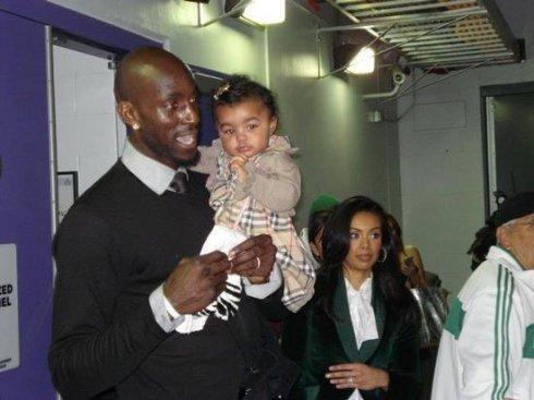 为引人关注 为引人关注