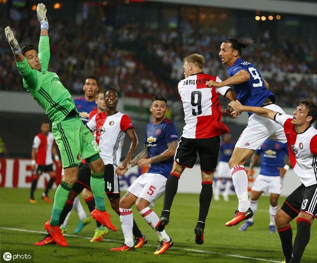 他的缺席引 他的缺席引